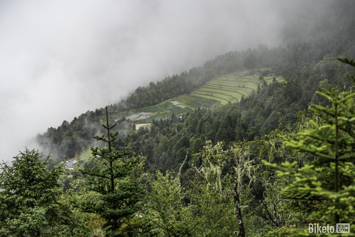 麗江山地地形